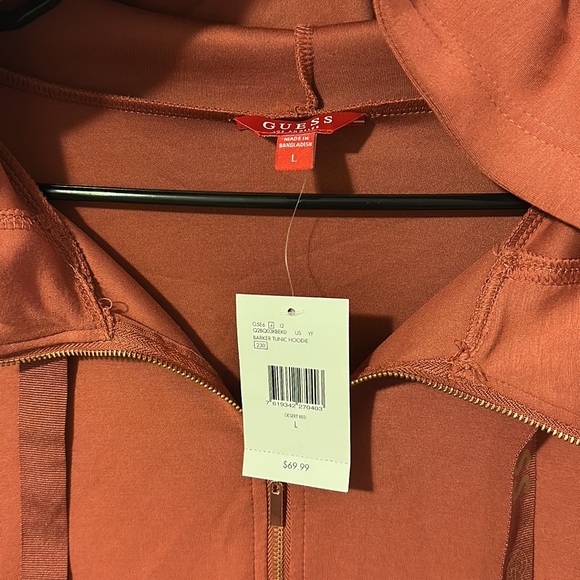 Guess Hoodie (L) - BRAND NEW 🩵 - Picture 3 of 7